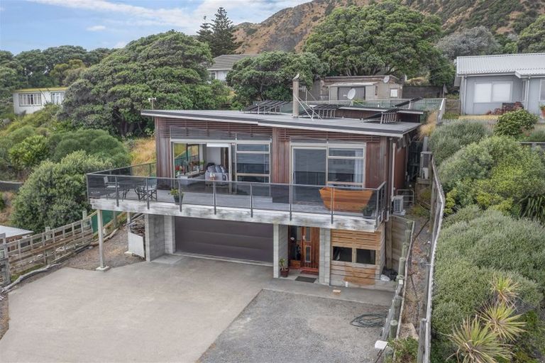 Photo of property in 24 The Parade, Paekakariki, 5034