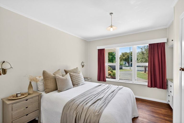 Photo of property in 68 Puketapu Road, Taradale, Napier, 4112