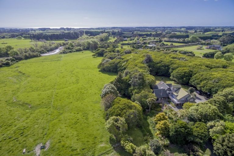 Photo of property in 102 Waitohu Valley Road, Otaki, 5512