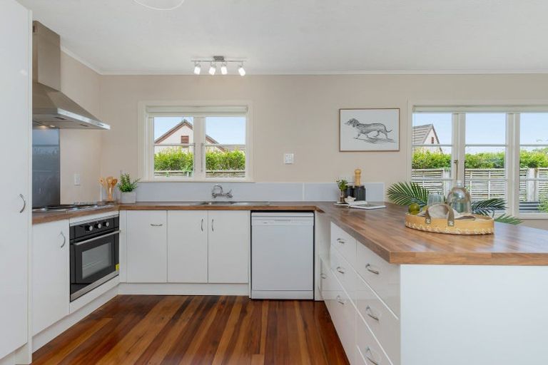 Photo of property in 24 Queen Street, Feilding, 4702