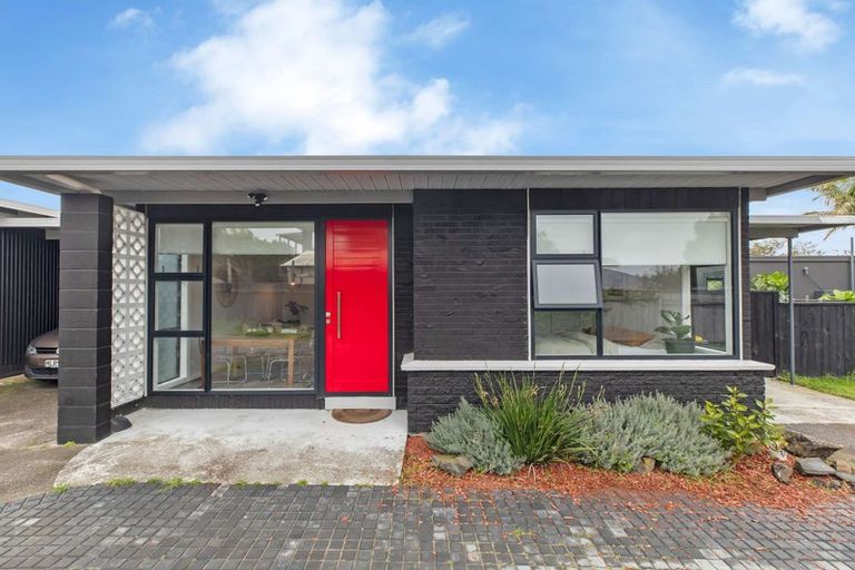 Photo of property in 3/132 Onewa Road, Northcote, Auckland, 0627