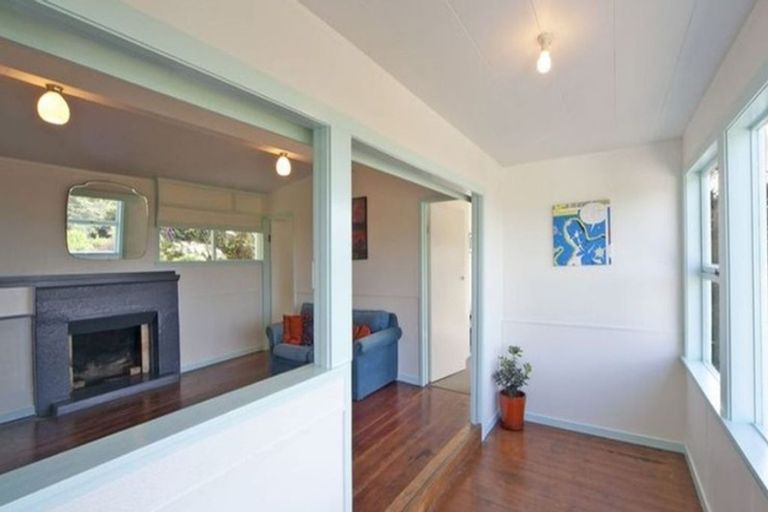 Photo of property in 15 Kauri Point Road, Laingholm, Auckland, 0604