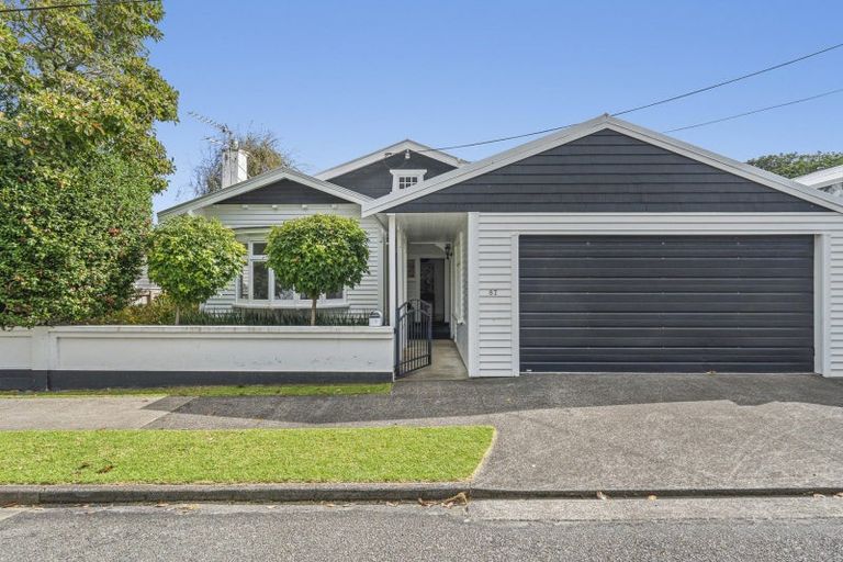 Photo of property in 87 Pendarves Street, New Plymouth, 4310