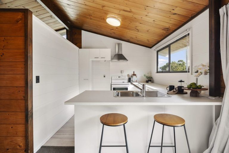 Photo of property in 5 Arahanga Grove, Maupuia, Wellington, 6022