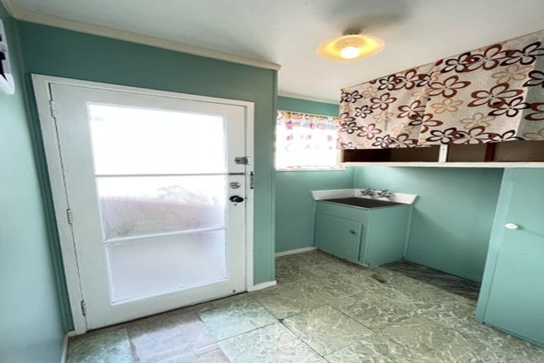 Photo of property in 34 Glenbervie Crescent, Massey, Auckland, 0614