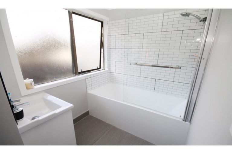 Photo of property in 71 Chichester Drive, Rosehill, Papakura, 2113