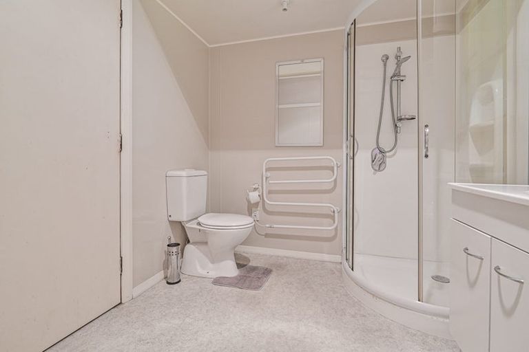 Photo of property in 216 Grove Road, Mayfair, Hastings, 4122