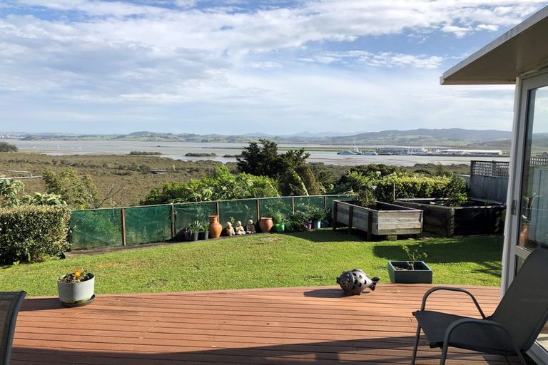 Photo of property in 8 Edge Street, Onerahi, Whangarei, 0110