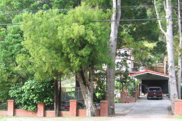 Photo of property in 127 Pinehaven Road, Pinehaven, Upper Hutt, 5019