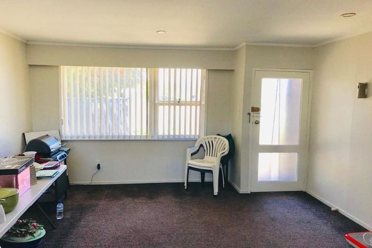 Photo of property in 1/13a Vine Street, Mangere East, Auckland, 2024