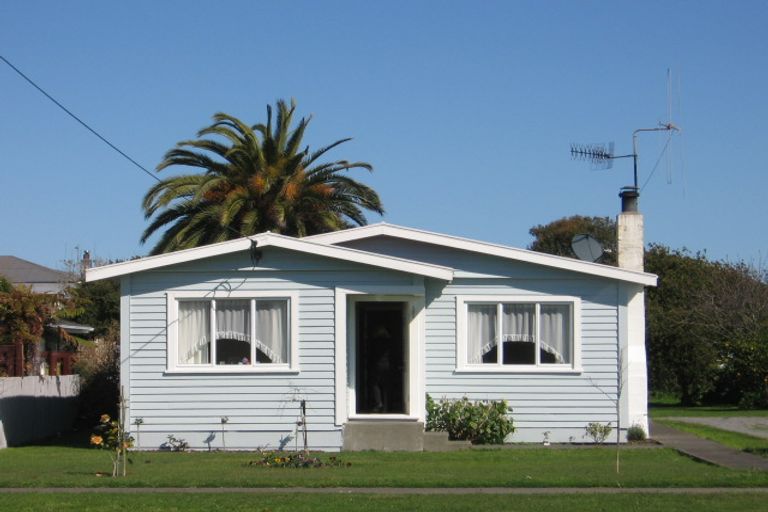 Photo of property in 16 Robinson Street, Foxton, 4814