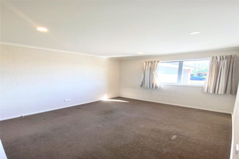 Photo of property in 22 Somerville Crescent, Aidanfield, Christchurch, 8025