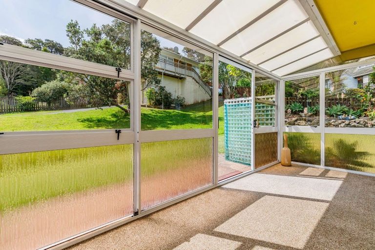 Photo of property in 2/53 Ayton Drive, Totara Vale, Auckland, 0629