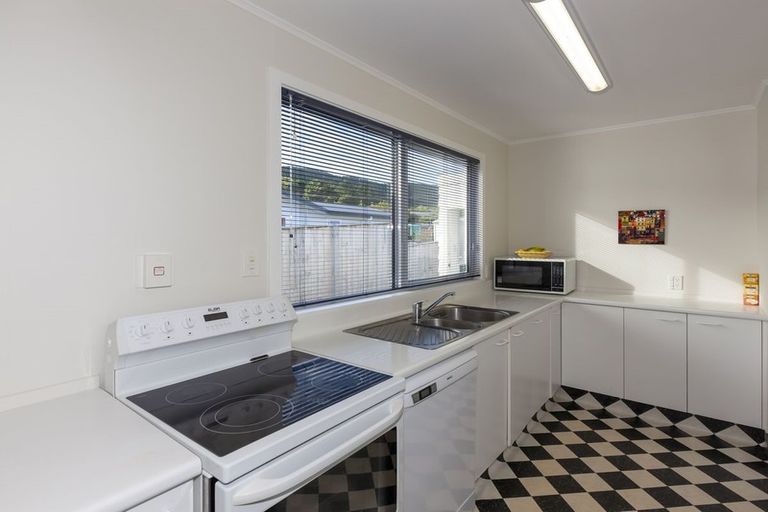 Photo of property in 46 Kaitawa Crescent, Paraparaumu, 5032