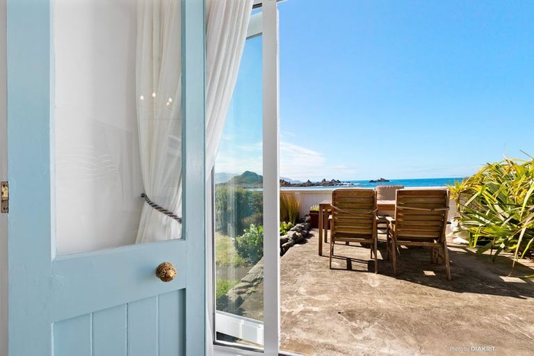 Photo of property in 336 The Esplanade, Island Bay, Wellington, 6023