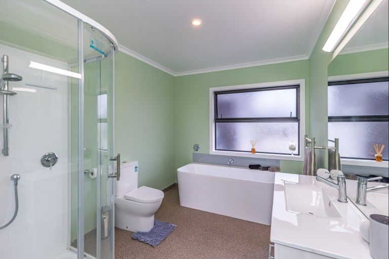 Photo of property in 134 Gladstone Road, Levin, 5571