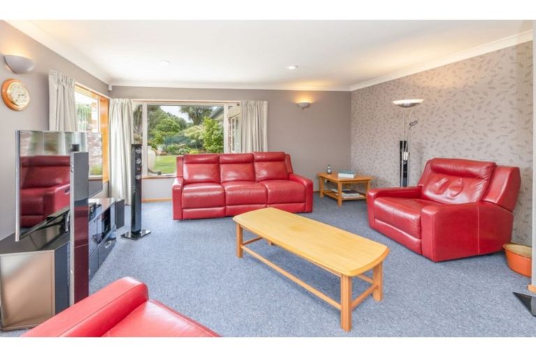Photo of property in 61 Chesterfield Mews, Russley, Christchurch, 8042