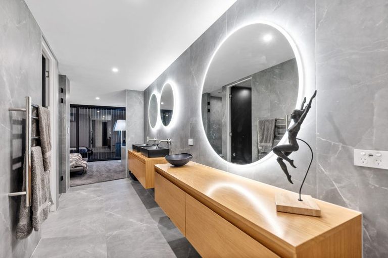 Photo of property in 314a Hurstmere Road, Takapuna, Auckland, 0622