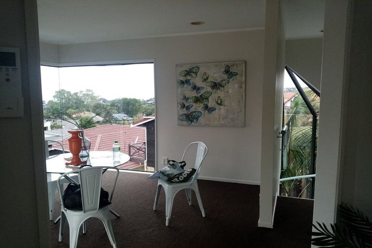 Photo of property in 2/4 Dorrit Lane, Howick, Auckland, 2014
