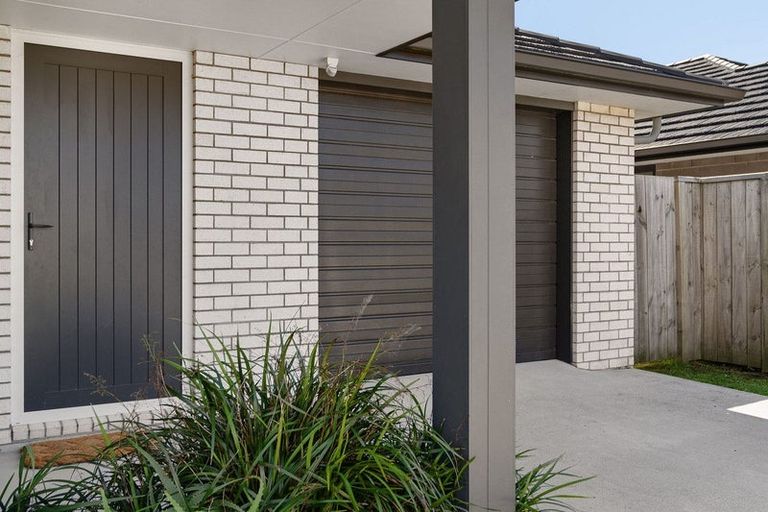 Photo of property in 30 Hills View Drive, Papamoa, 3118