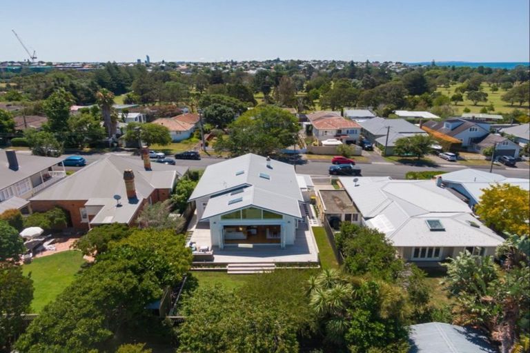 Photo of property in 11 Empire Road, Devonport, Auckland, 0624