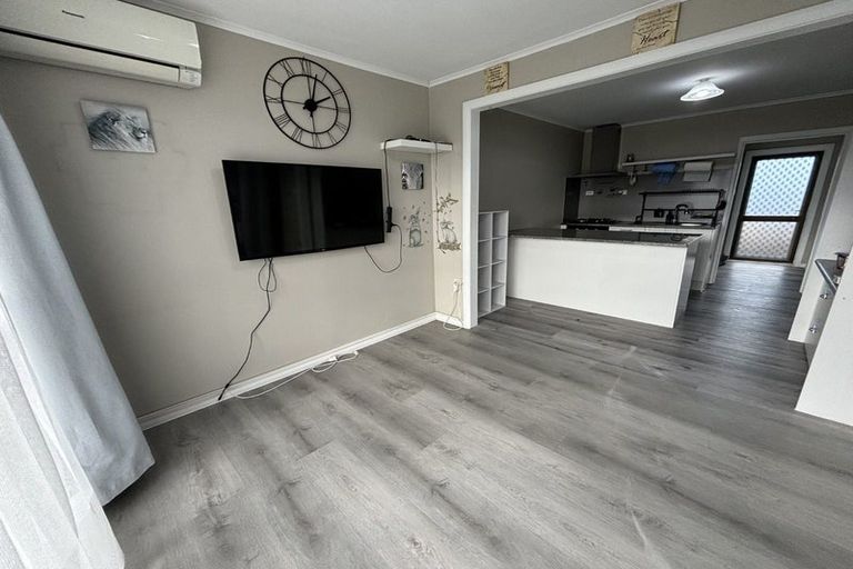 Photo of property in 2/30 Union Street, Papakura, 2110