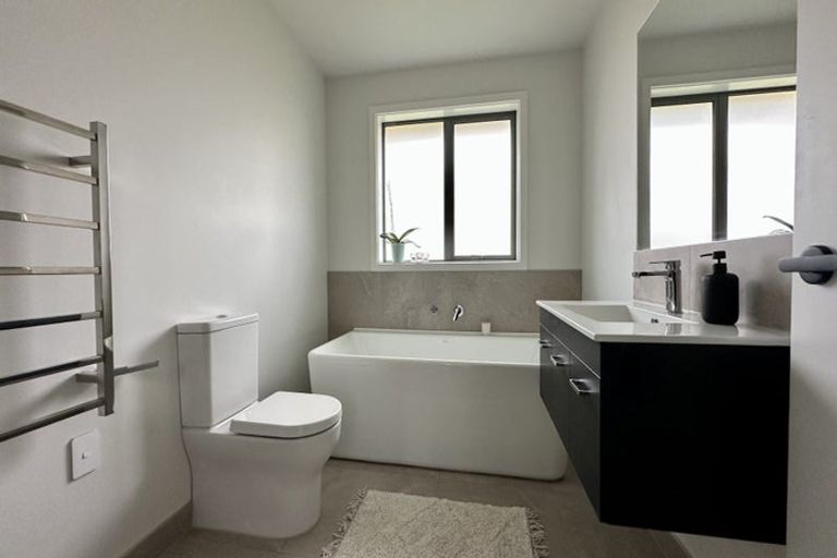 Photo of property in 10 Agathis Crescent, Wigram, Christchurch, 8025