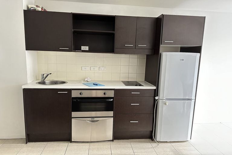 Photo of property in 23a Lyttelton Avenue, Forrest Hill, Auckland, 0620