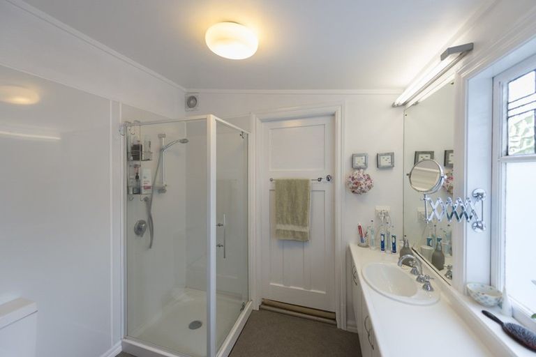 Photo of property in 18 Mcfarlane Street, Mount Victoria, Wellington, 6011