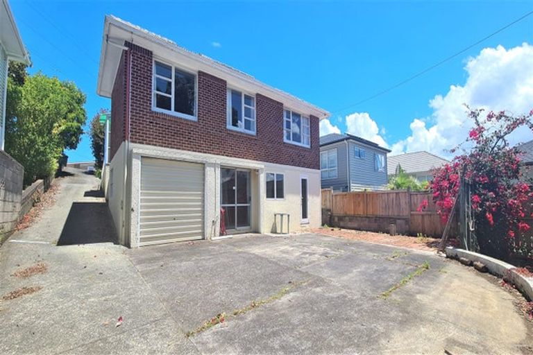 Photo of property in 21 Olsen Avenue, Hillsborough, Auckland, 1042