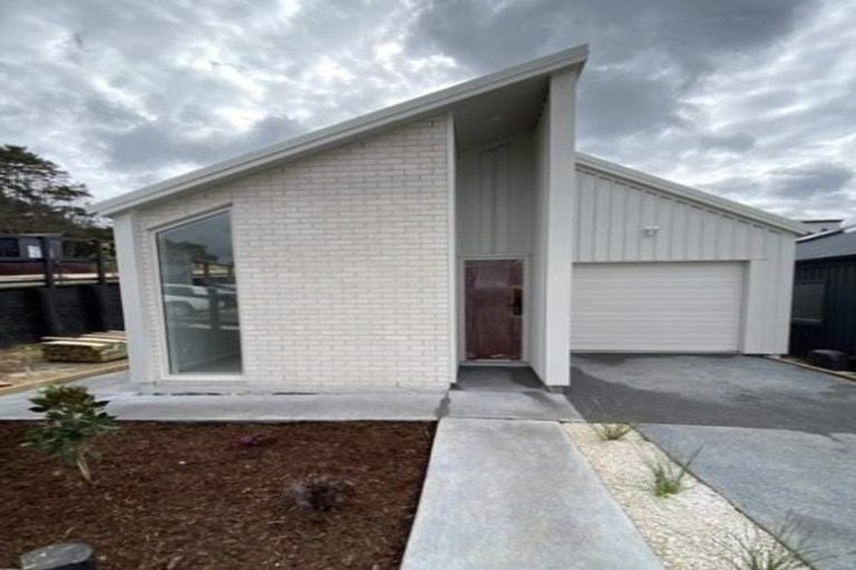 Photo of property in 7 Kopu Road, Orewa, 0931