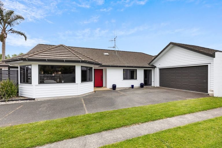 Photo of property in 54 Corinth Grove, Papamoa Beach, Papamoa, 3118