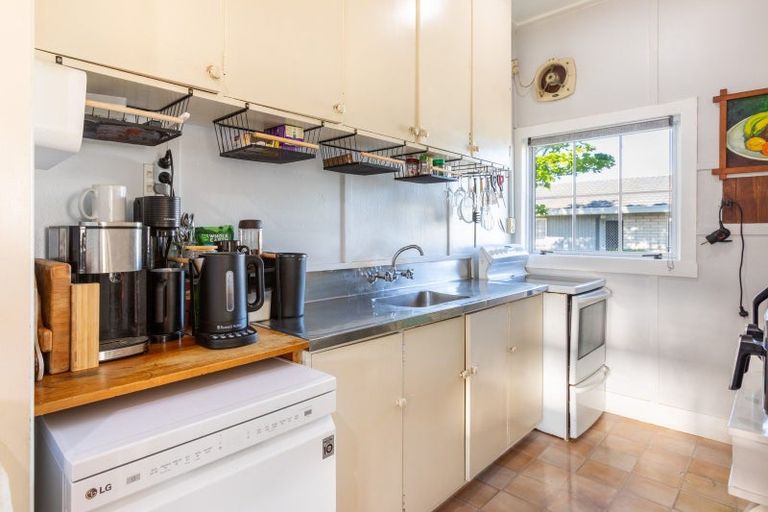 Photo of property in 41 Burns Street, Dannevirke, 4930