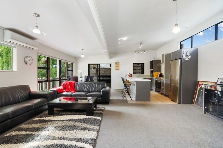 Photo of property in 17 Ward Drive, Opua, 0200