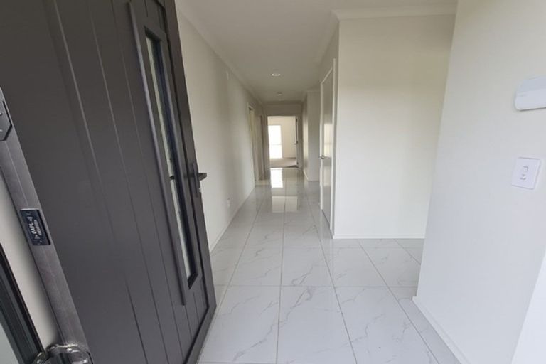 Photo of property in 28 Manor Park Road, Manor Park, Lower Hutt, 5019