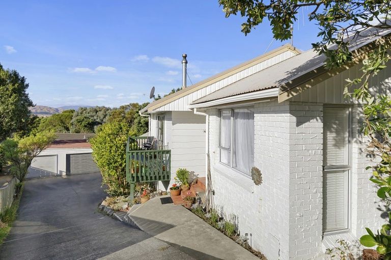 Photo of property in 19a Hicks Close, Whitby, Porirua, 5024