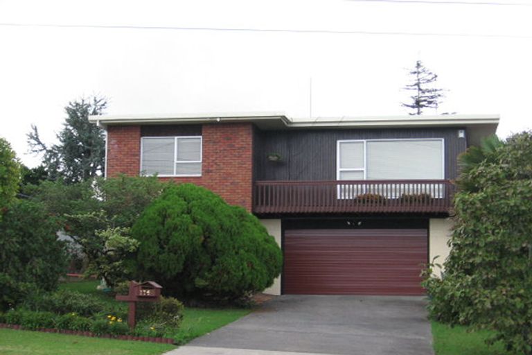 Photo of property in 176 Royal Road, Massey, Auckland, 0614