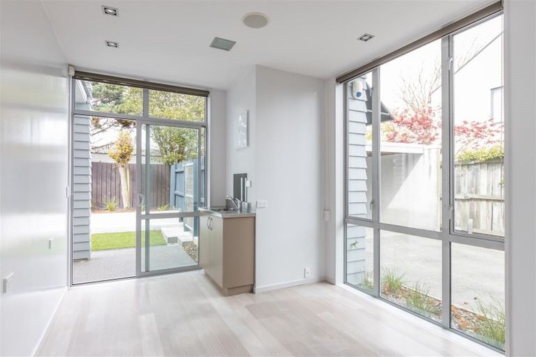 Photo of property in 8a Rotherham Street, Riccarton, Christchurch, 8041