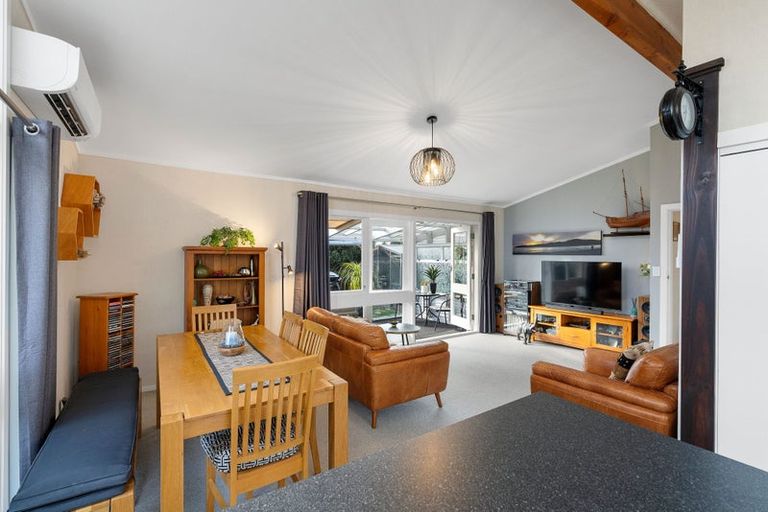 Photo of property in 37 Kent Street, Levin, 5510