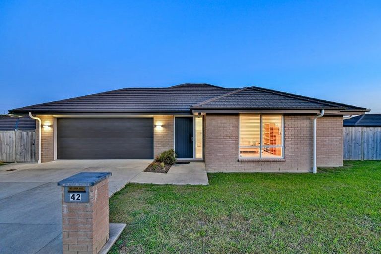 Photo of property in 42 Raithburn Terrace, Pokeno, 2402