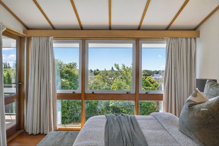 Photo of property in 1 Dyers Pass Road, Cashmere, Christchurch, 8022