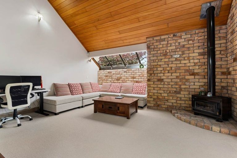 Photo of property in 1/5 Gulf Crest, Bucklands Beach, Auckland, 2012