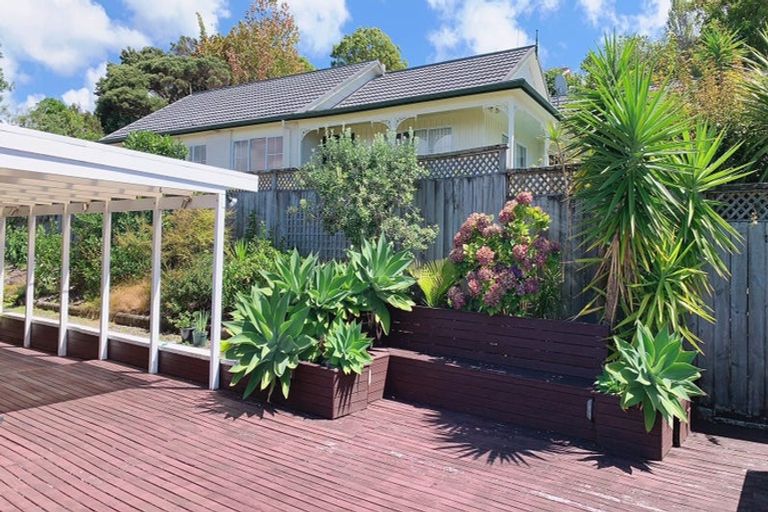 Photo of property in 195 Chelsea View Drive, Chatswood, Auckland, 0626