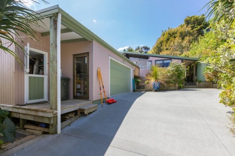 Photo of property in 41 Clinton Road, Tawharanui Peninsula, Warkworth, 0986