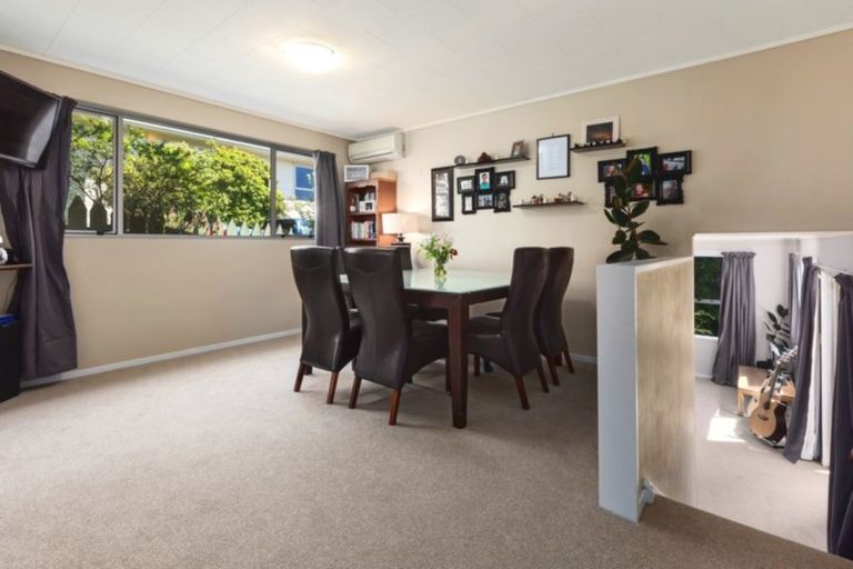 Photo of property in 73 Sea Vista Drive, Pukerua Bay, 5026