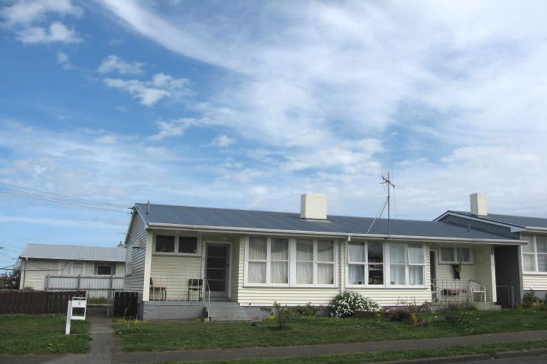 Photo of property in 1 Tiki Street, Castlecliff, Wanganui, 4501