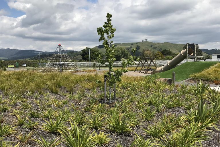 Photo of property in 75 Dunkeld Drive, Papamoa, 3118