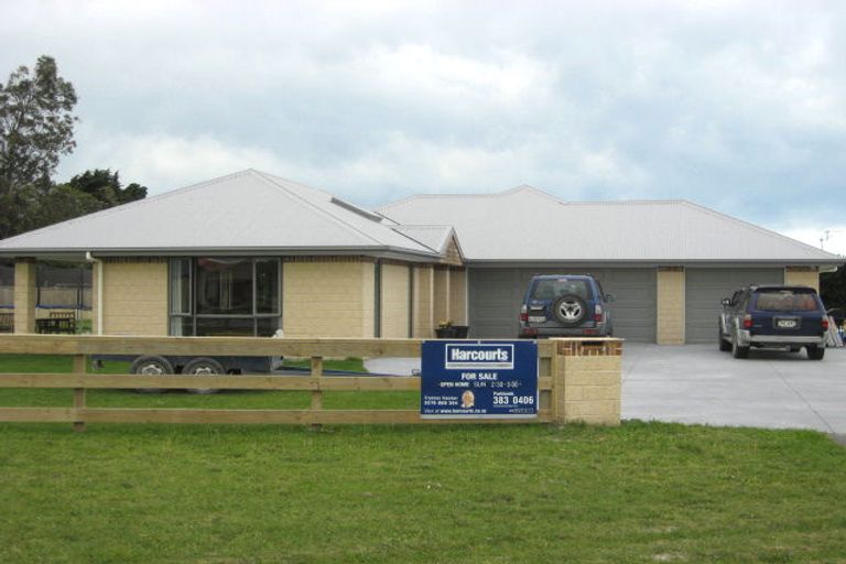 Photo of property in 25 Teviotview Place, Amberley, 7410