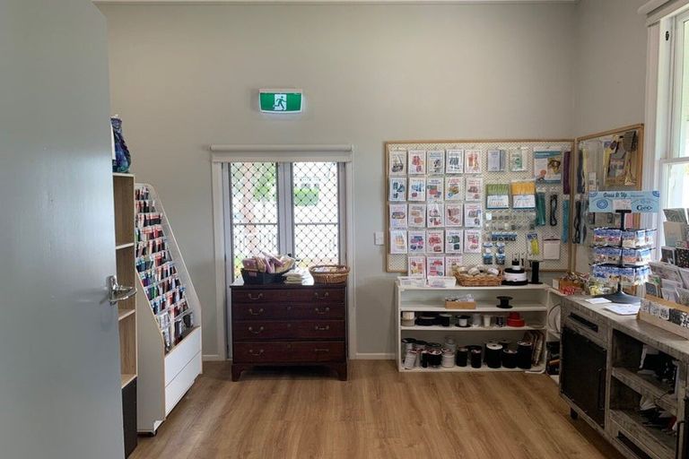 Photo of property in 410-412 Avenue Road West, Hastings, 4122