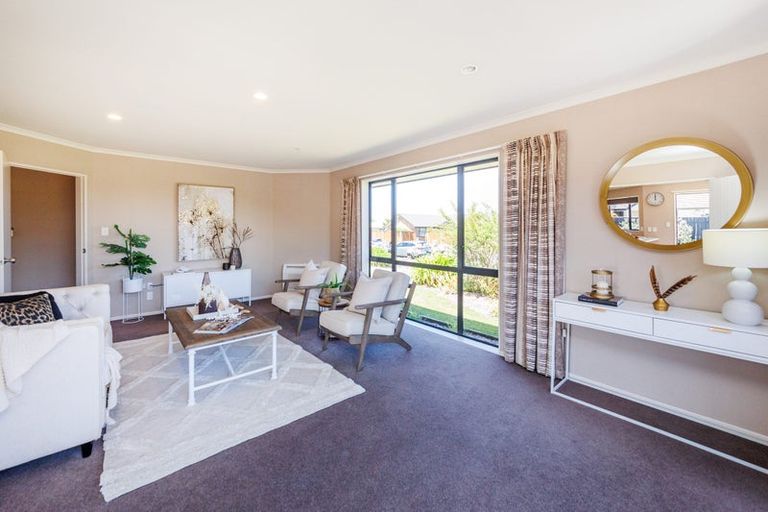 Photo of property in 4 Nevada Way, Kelvin Grove, Palmerston North, 4414